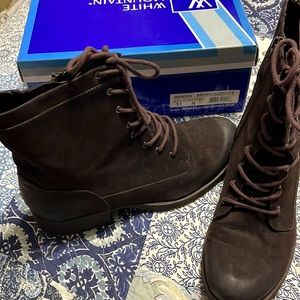 White mountain, size 11, Brown suede boots